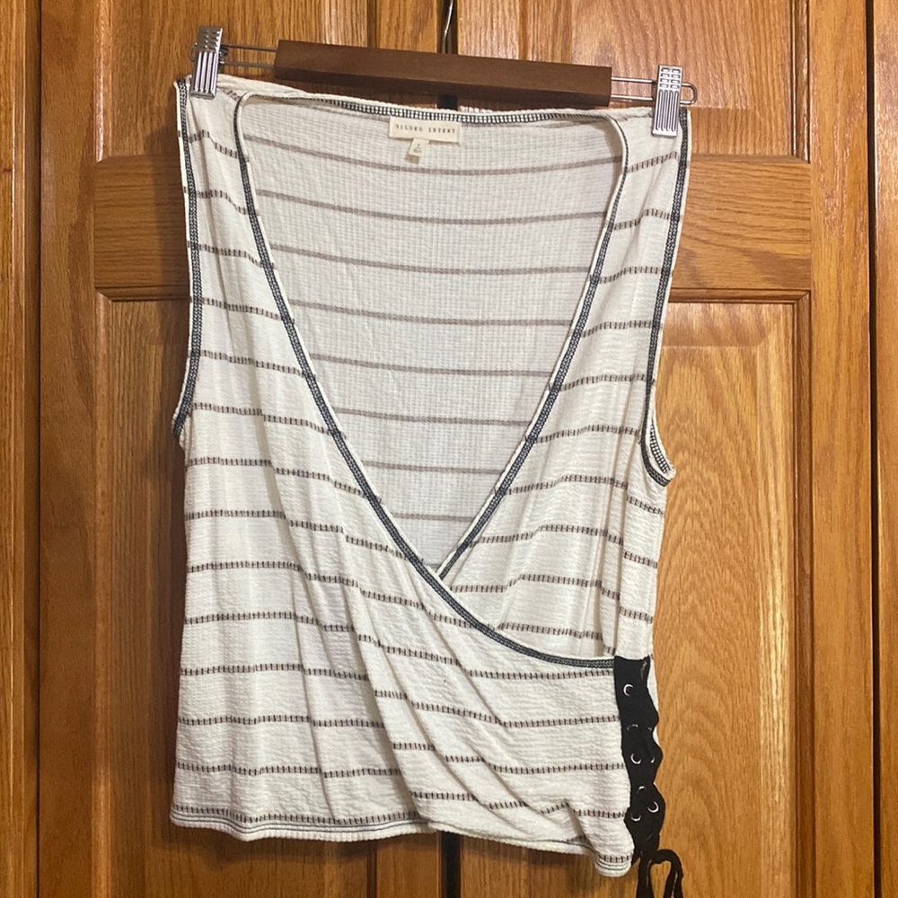 NWOT Buckle shirt